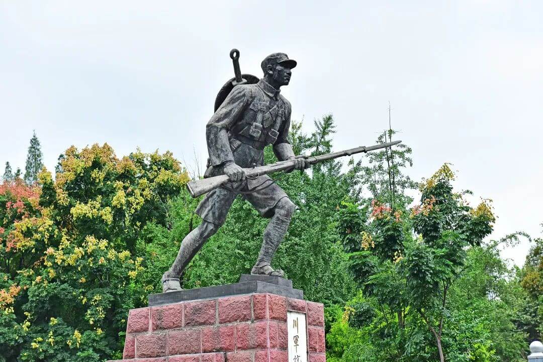 人民公园川军抗日阵亡将士纪念碑.jpg
